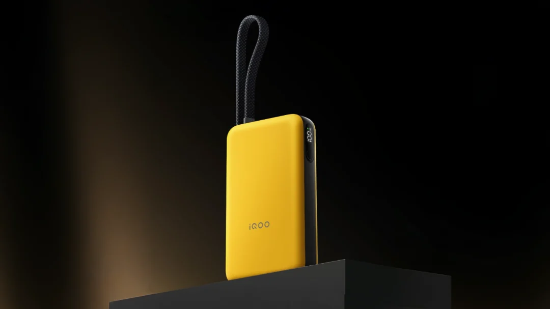 iQOO wprowadza power banki 20,000mAh z szybkim ładowaniem 33W i 66W oraz wbudowanymi kablami i wyświetlaczami