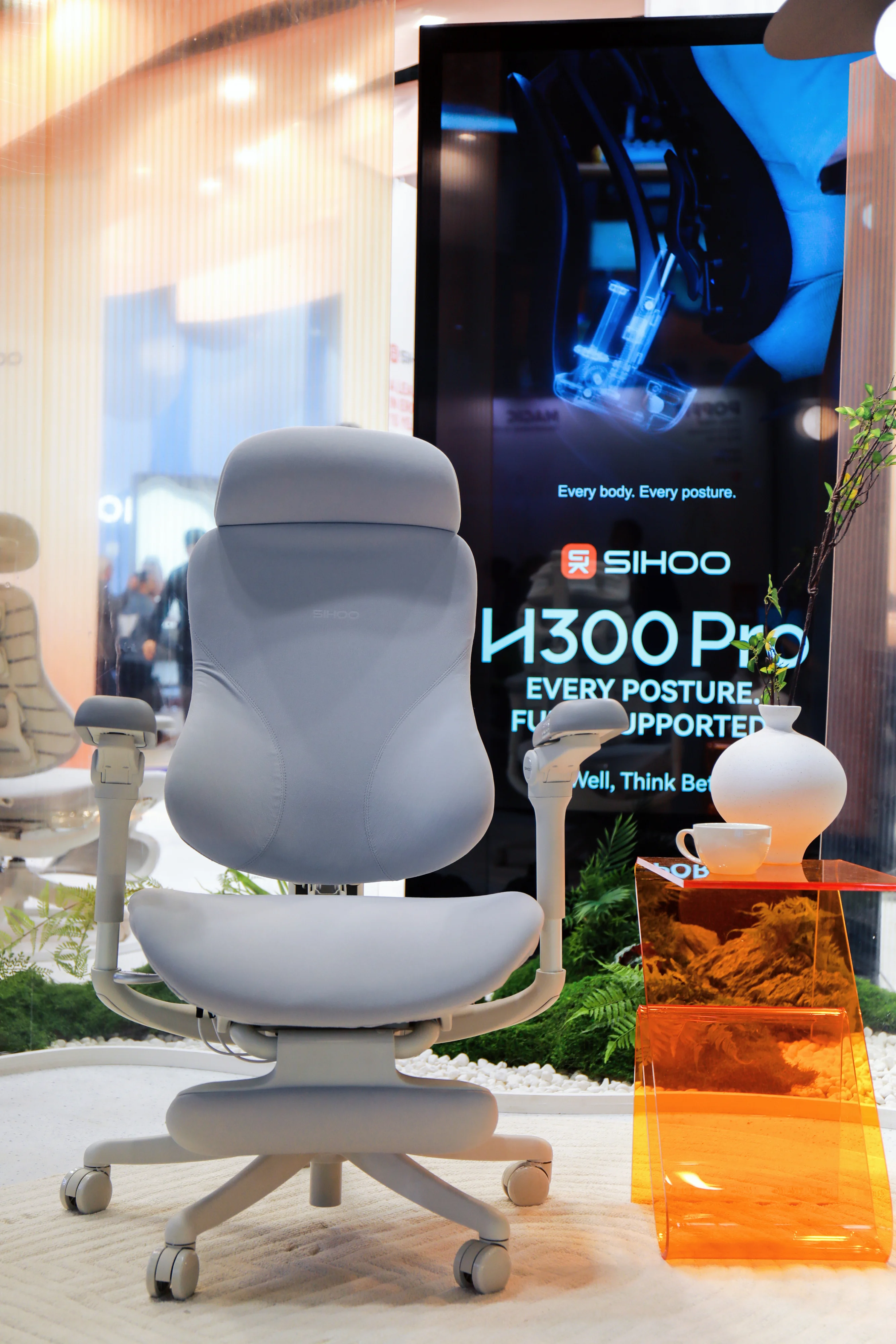 Sihoo prezentuje ergonomiczne krzesła H300 Pro i Doro C300 Pro V2 na ORGATEC 2026