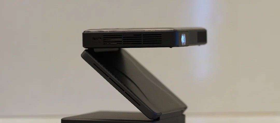 Aurzen ZIP Pro: Zaskakujący projektor kieszonkowy